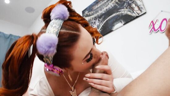 Подруга жены ебется со всеми по очереди