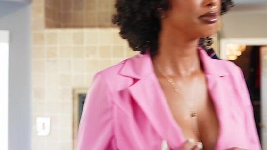 Жена с подругой занимаются лесби трахом за спиной мужа