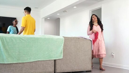 Brazzers - Вместе своей девушки парень решил присунуть её сестре