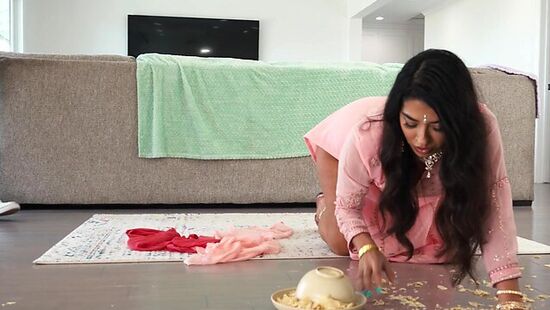 Brazzers - Вместе своей девушки парень решил присунуть её сестре