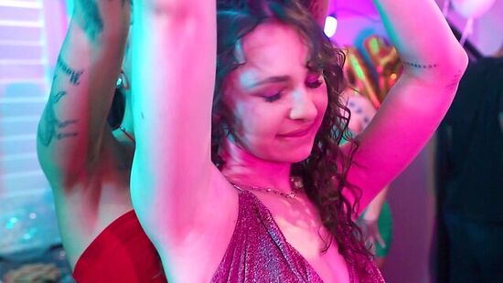 Горячий обмен женами после свингер вечеринки