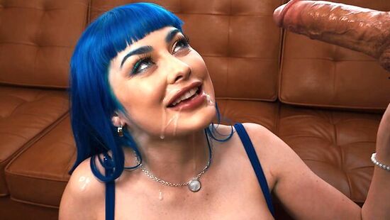 Мужик хорошенько просверлил анал горячей шлюхе