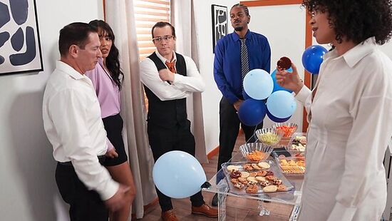 Глубокий анал в офисе с секретаршей