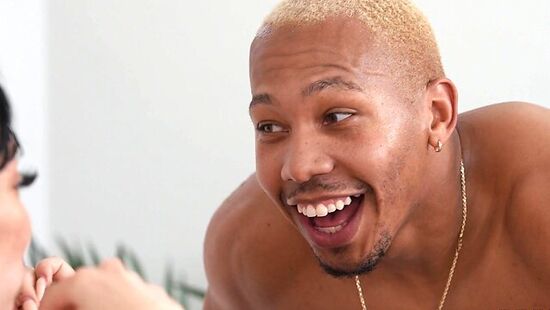 Парень трахнул толстую мамку своей девушки