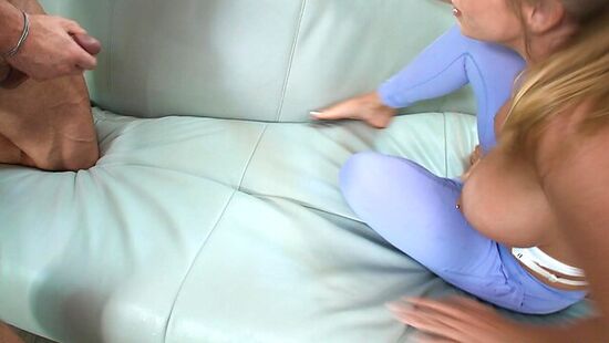 Горячая порно йога от Браззерс