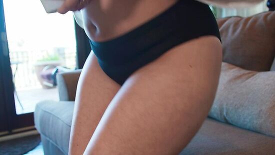 Дамочка с огромной жопой получает хардкорный трах в жопу